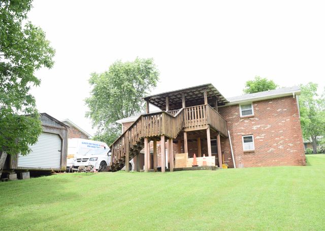 722 Overton Dr, Clarksville, TN 37042