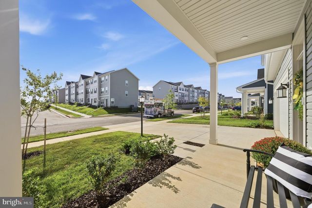 1289 RED CLOVER LN, Ranson, WV 25438