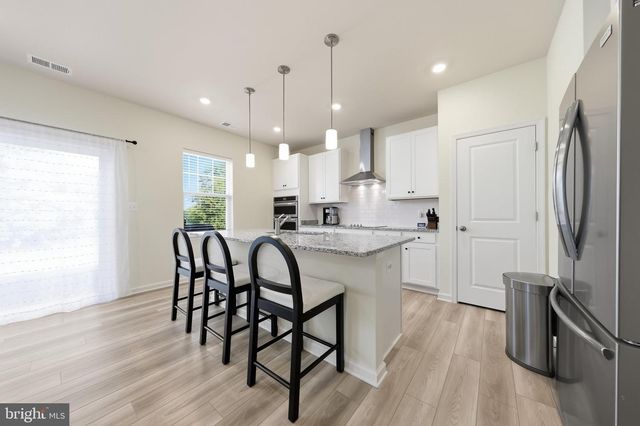 1289 RED CLOVER LN, Ranson, WV 25438
