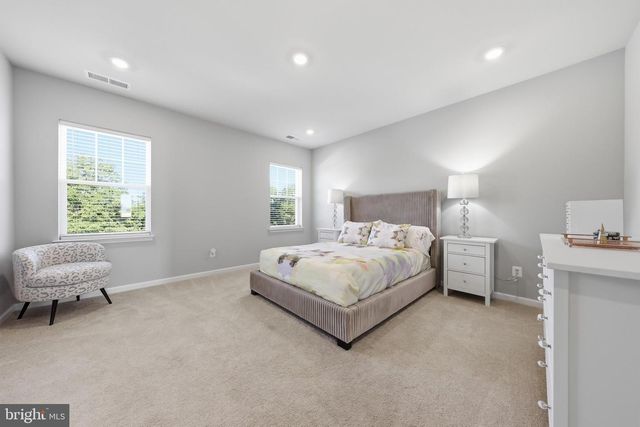 1289 RED CLOVER LN, Ranson, WV 25438