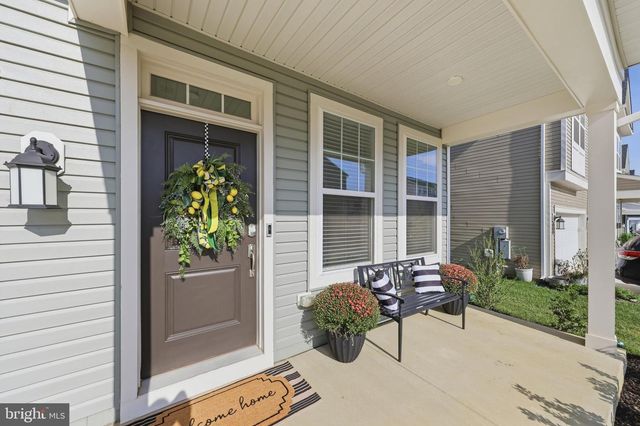 1289 RED CLOVER LN, Ranson, WV 25438