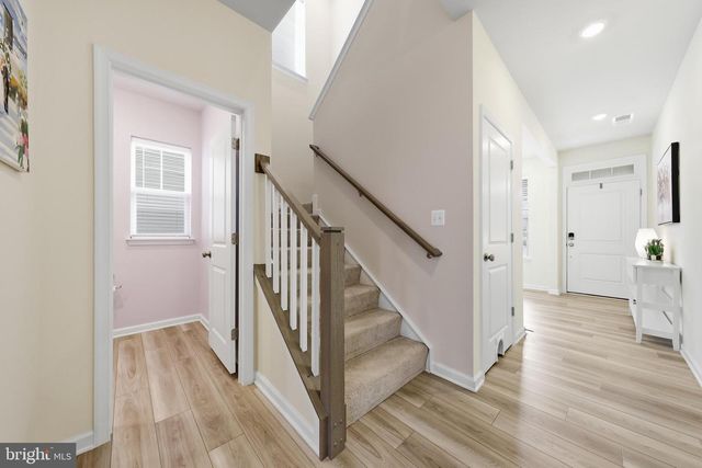 1289 RED CLOVER LN, Ranson, WV 25438