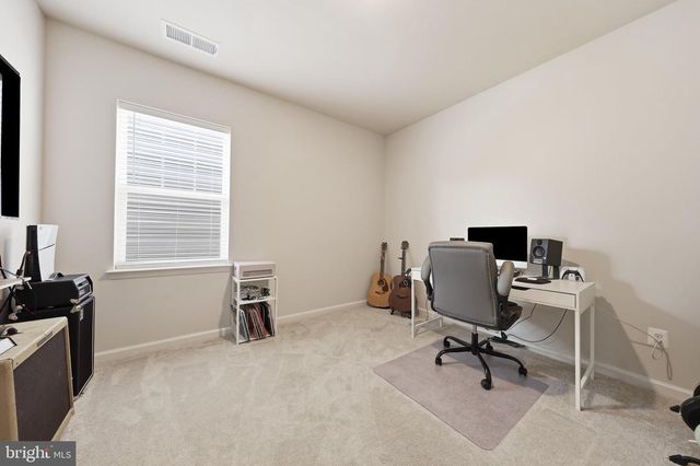 1289 RED CLOVER LN, Ranson, WV 25438