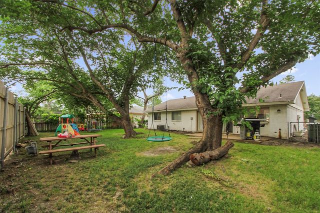 917 Park East Circle, Garland, TX 75043