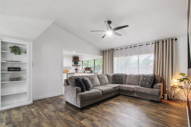 917 Park East Circle, Garland, TX 75043