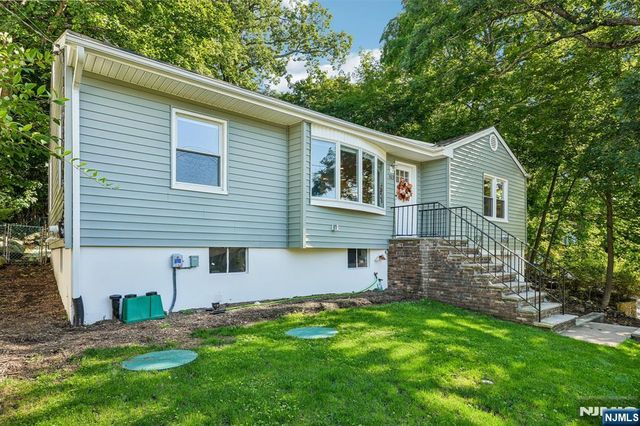 102 Hiawatha Boulevard, Oakland, NJ 07436