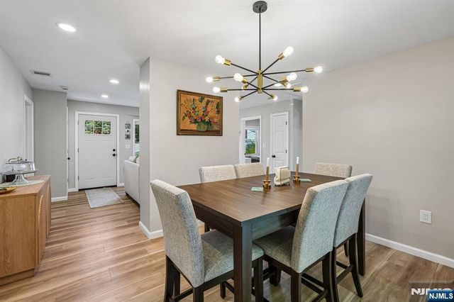 102 Hiawatha Boulevard, Oakland, NJ 07436