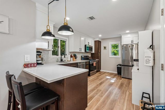 102 Hiawatha Boulevard, Oakland, NJ 07436