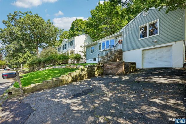 102 Hiawatha Boulevard, Oakland, NJ 07436