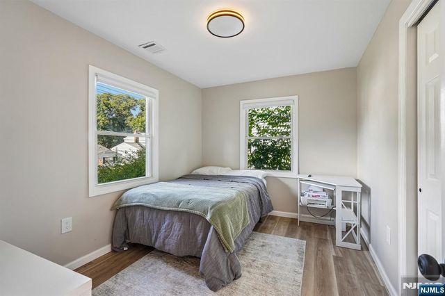 102 Hiawatha Boulevard, Oakland, NJ 07436
