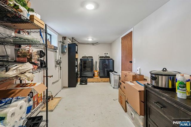 102 Hiawatha Boulevard, Oakland, NJ 07436