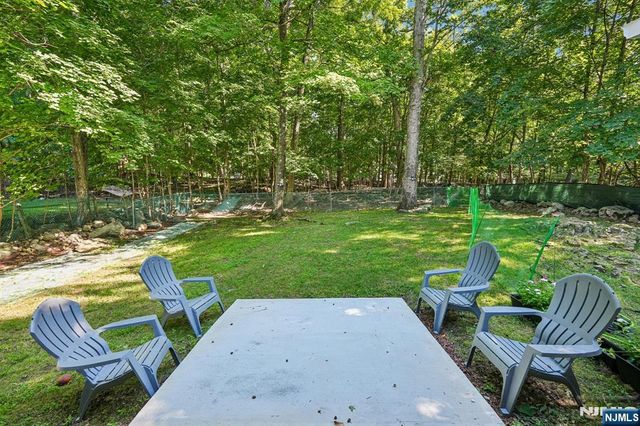 102 Hiawatha Boulevard, Oakland, NJ 07436