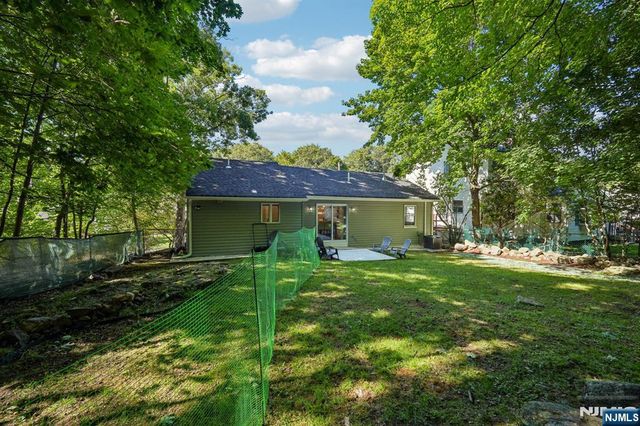 102 Hiawatha Boulevard, Oakland, NJ 07436