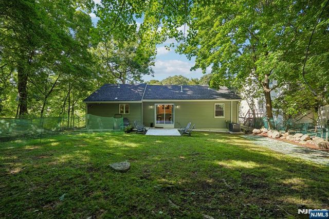 102 Hiawatha Boulevard, Oakland, NJ 07436