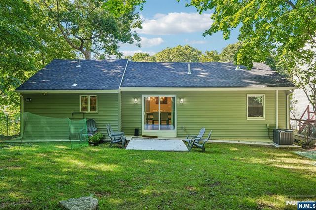 102 Hiawatha Boulevard, Oakland, NJ 07436