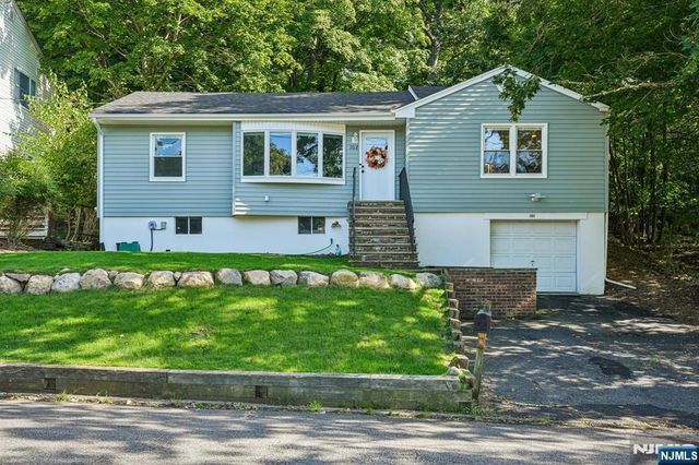 102 Hiawatha Boulevard, Oakland, NJ 07436
