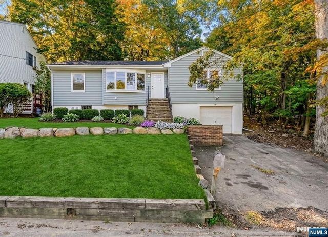 102 Hiawatha Boulevard, Oakland, NJ 07436