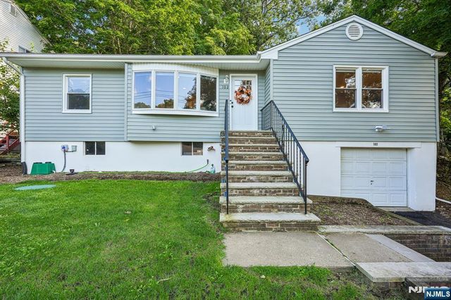 102 Hiawatha Boulevard, Oakland, NJ 07436