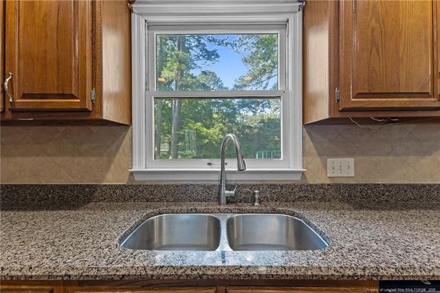 609 Rockport Drive, Fayetteville, NC 28311