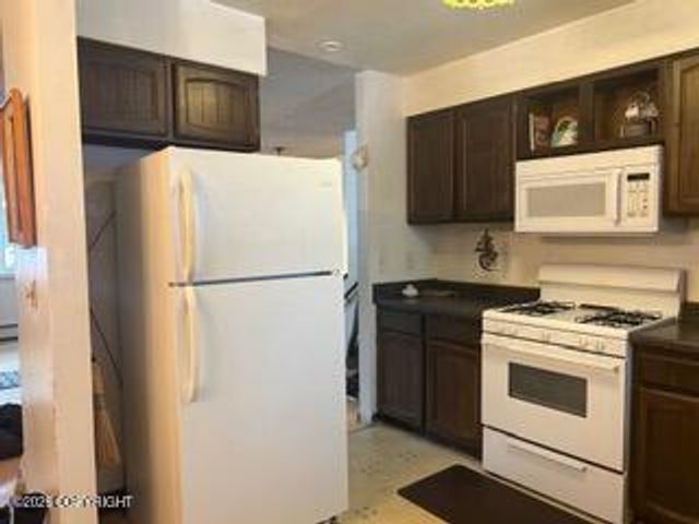 1704 Orca Place, Anchorage, AK 99501