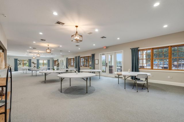 137 Autumn Avenue, Freeport, FL 32439