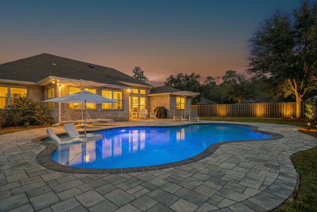 137 Autumn Avenue, Freeport, FL 32439