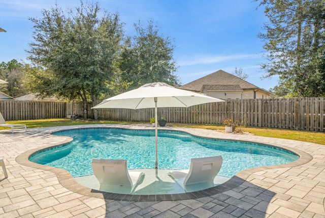 137 Autumn Avenue, Freeport, FL 32439