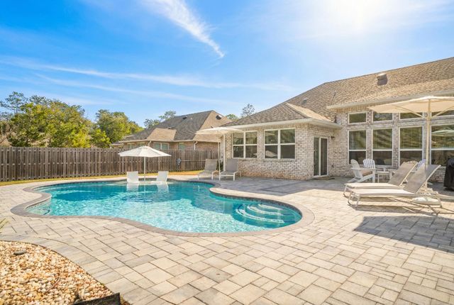 137 Autumn Avenue, Freeport, FL 32439