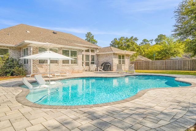 137 Autumn Avenue, Freeport, FL 32439