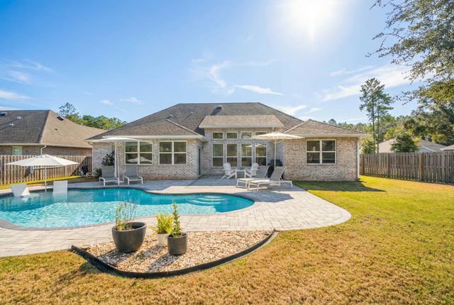 137 Autumn Avenue, Freeport, FL 32439