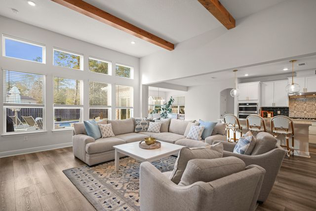 137 Autumn Avenue, Freeport, FL 32439