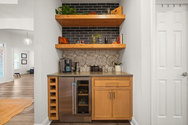 137 Autumn Avenue, Freeport, FL 32439