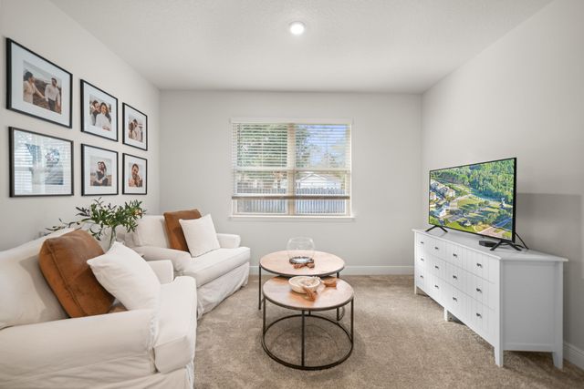 137 Autumn Avenue, Freeport, FL 32439