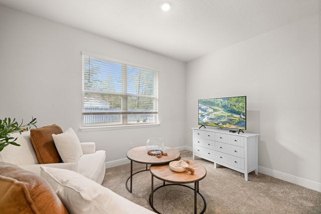 137 Autumn Avenue, Freeport, FL 32439