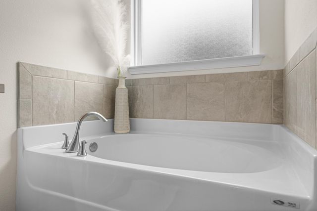 137 Autumn Avenue, Freeport, FL 32439