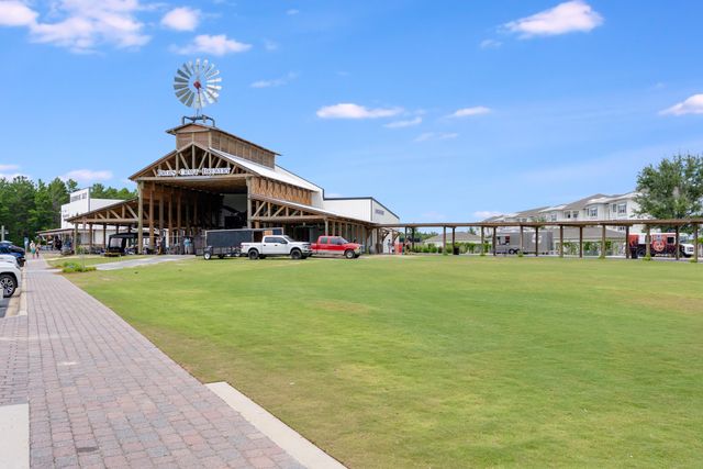 137 Autumn Avenue, Freeport, FL 32439