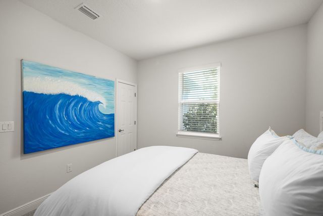 137 Autumn Avenue, Freeport, FL 32439