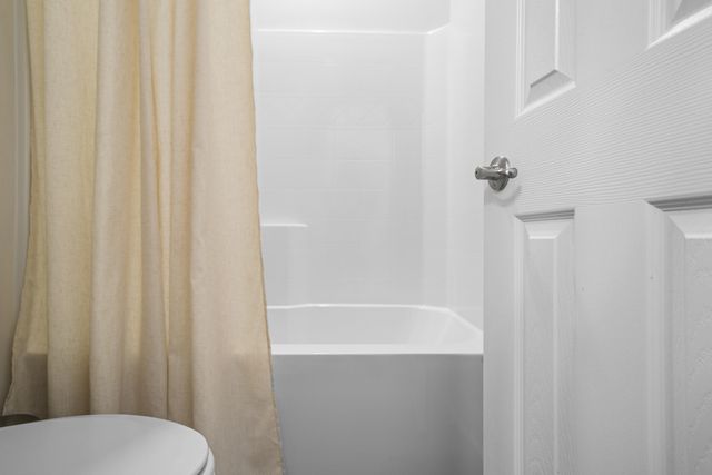 137 Autumn Avenue, Freeport, FL 32439