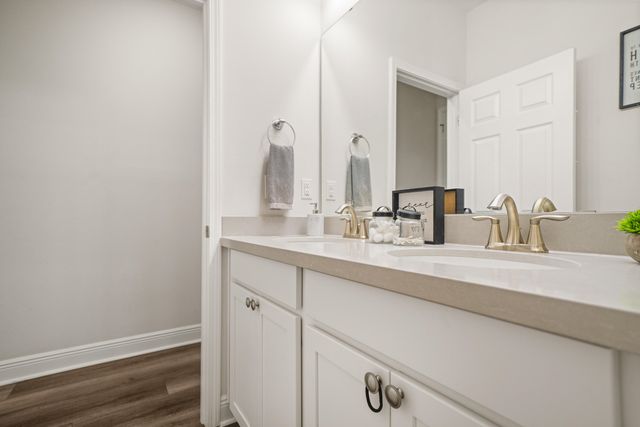 137 Autumn Avenue, Freeport, FL 32439