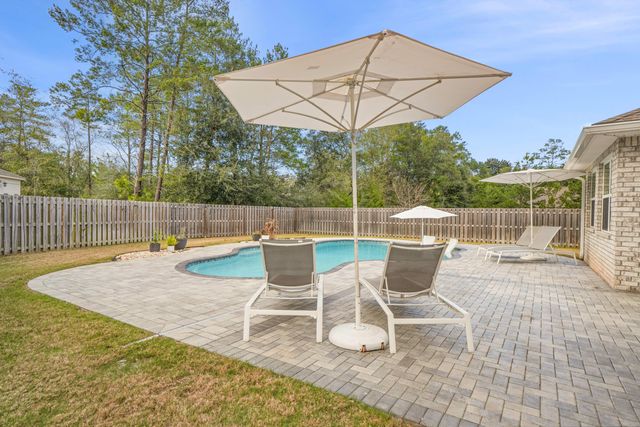 137 Autumn Avenue, Freeport, FL 32439