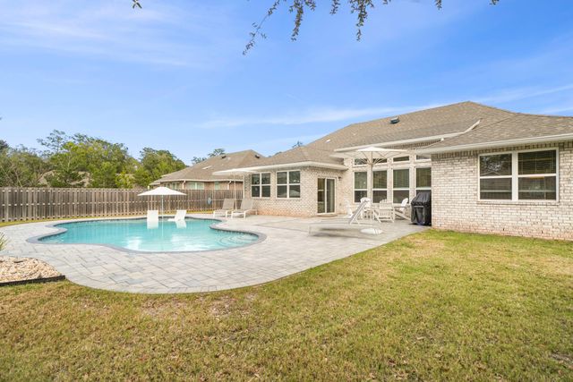 137 Autumn Avenue, Freeport, FL 32439