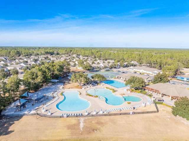 137 Autumn Avenue, Freeport, FL 32439