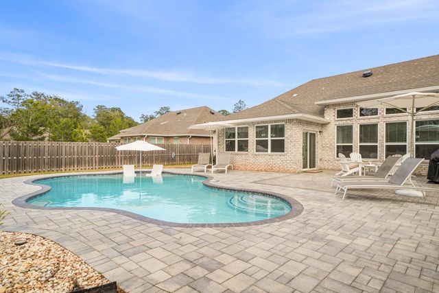 137 Autumn Avenue, Freeport, FL 32439