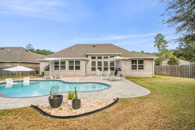 137 Autumn Avenue, Freeport, FL 32439