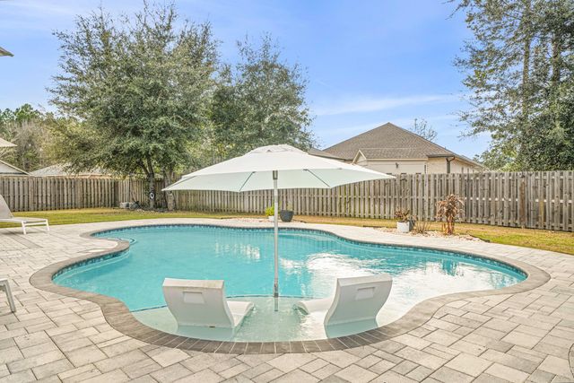 137 Autumn Avenue, Freeport, FL 32439