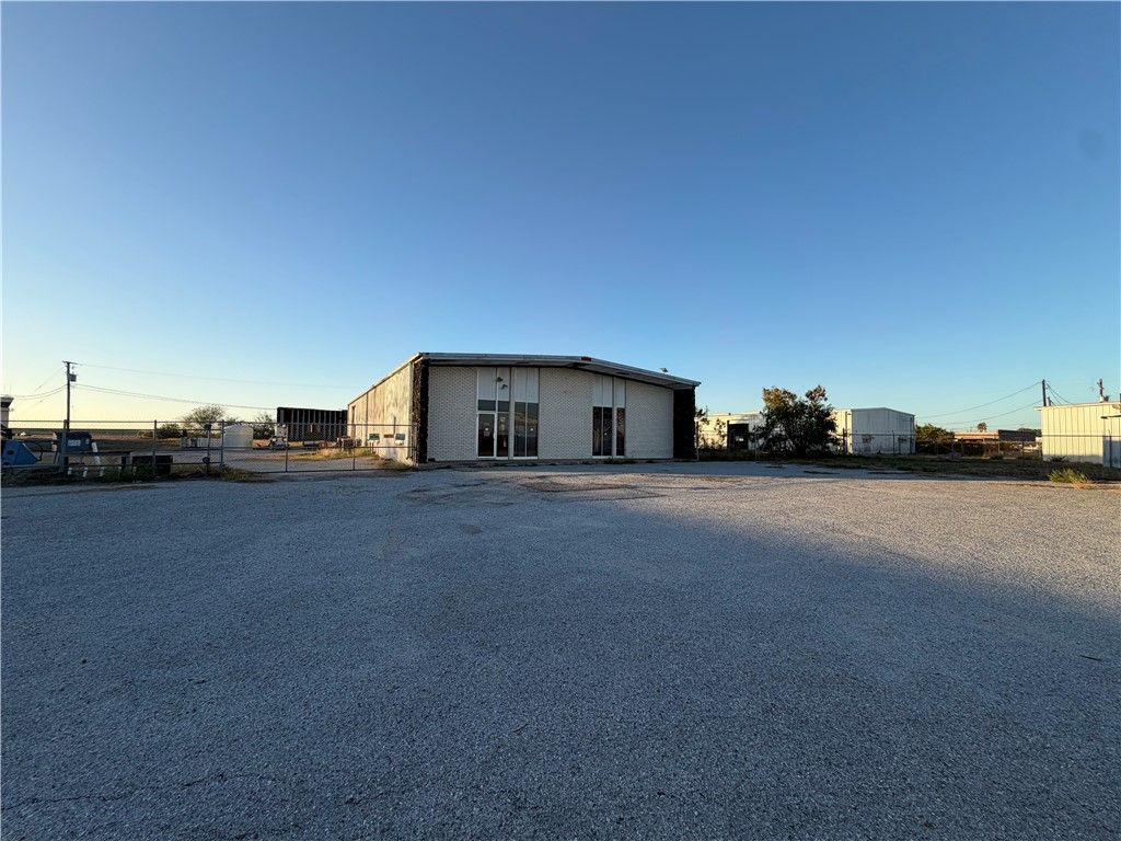 6704 Ranger, Corpus Christi, TX 78415 — photo 4