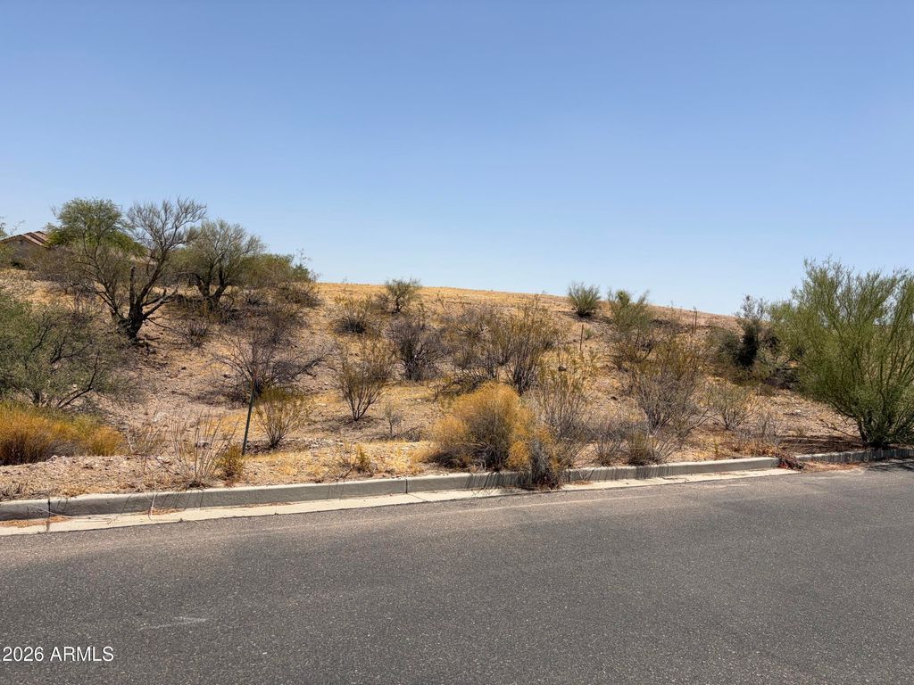 455 N IRONWOOD Place 24, Wickenburg, AZ 85390 — photo 2