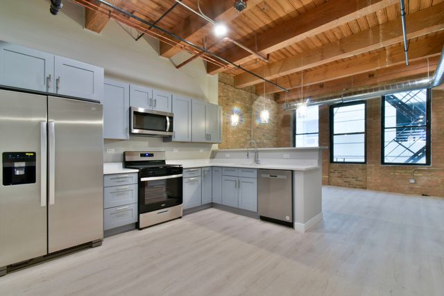 11 E Illinois Street 304, Chicago, IL 60611