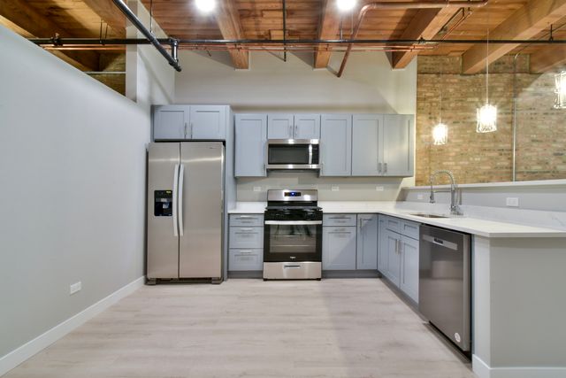 11 E Illinois Street 304, Chicago, IL 60611