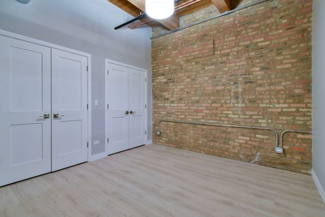 11 E Illinois Street 304, Chicago, IL 60611